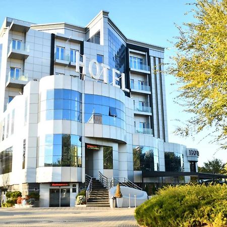 Hotel Zeneva Lux Крагуевац Экстерьер фото